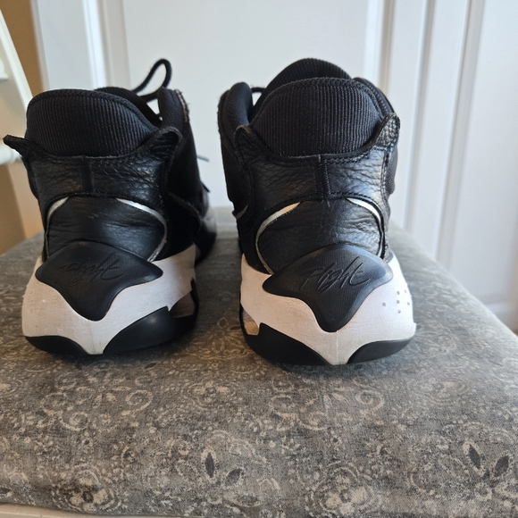 Mens Jordan's size 9.5 - Picture 2 of 10